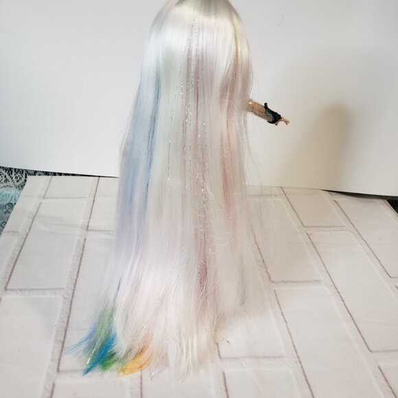 Rainbow High Amaya Raine Hair Studio Doll Articulated 11" Dressed with Shoes - Picture 3 of 7